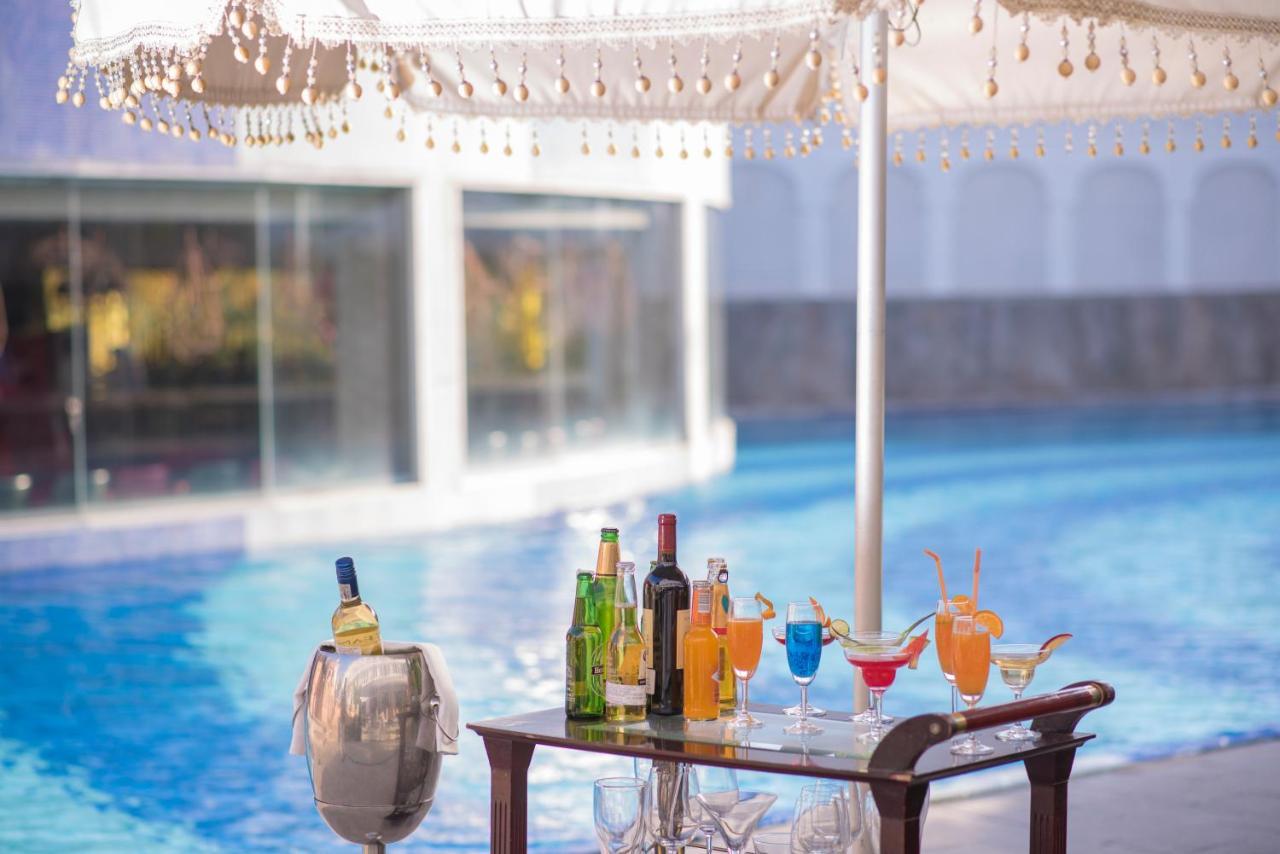 Radisson Blu Udaipur Palace Resort & Spa Екстер'єр фото
