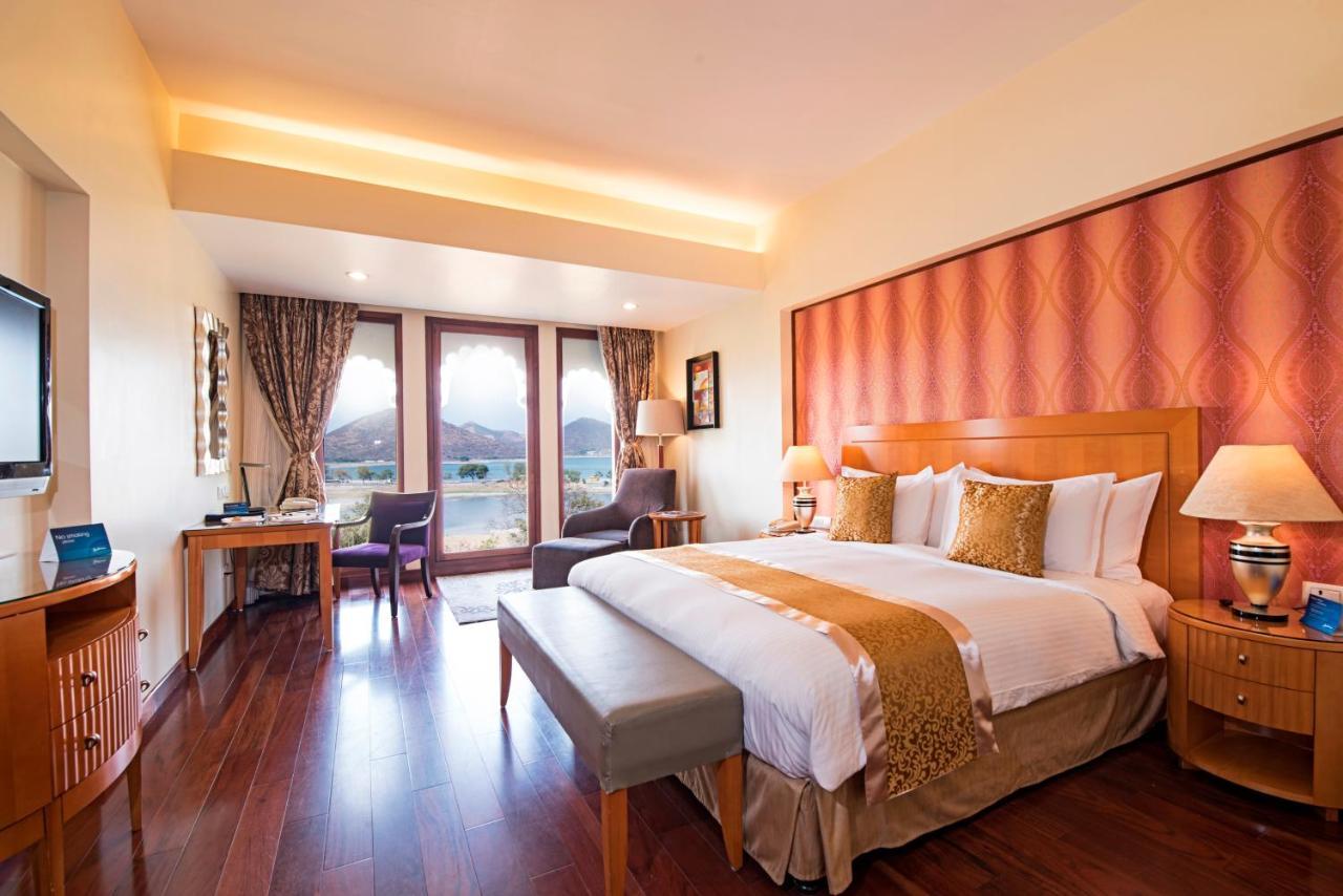 Radisson Blu Udaipur Palace Resort & Spa Екстер'єр фото
